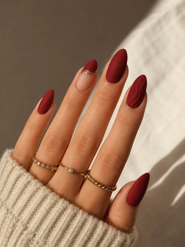 các mẫu nail màu đỏ đẹp