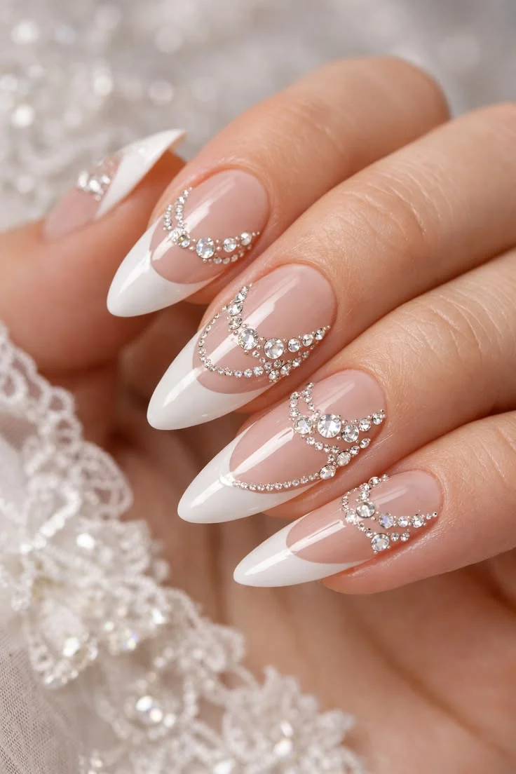 Những mẫu nail đẹp cho móng dài